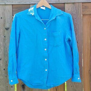 PRETTY BLUE Women's GAP Crinkle Button Down Blouse Size XS THE BIG SHIRT